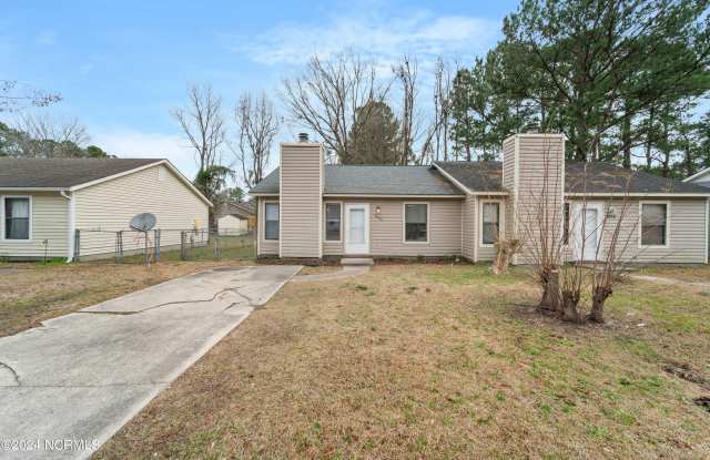 1036 Spring Villa Drive - 1036 Spring Villa Drive, Onslow County, NC 28540