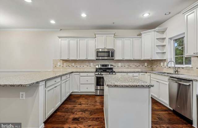 1004 RED CLOVER Road Gallery 4