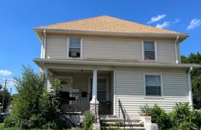 828 Avenue A - 3 photos photos