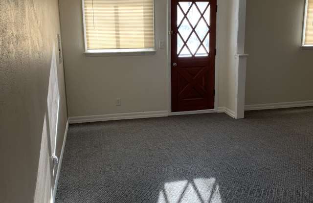 1462 Winter Dr, 1 - 1462 Winter Drive, Freeport, IL 61032