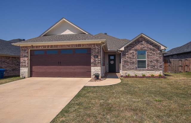 Stunning 3 bedroom 2 bath rental in Whitehouse! – A Must-See! photos photos