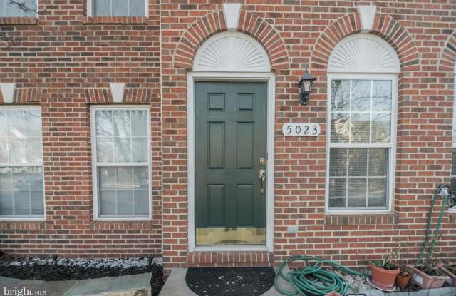 5023 MARSHALL CROWN ROAD - 5023 Marshall Crown Road, Centreville, VA 20120