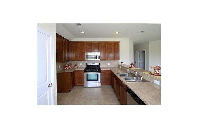 2216 Castle Creek Drive Gallery 2