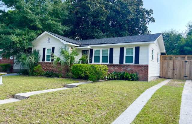 Two Bed, One Bath Home near Daffin Park photos photos