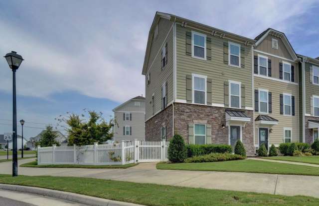 READY 08-17-26l!! A 3-Bedroom Townhome w/Garage in Culpepper Landing! Community Pool, Dog Park, Playgrounds photos photos