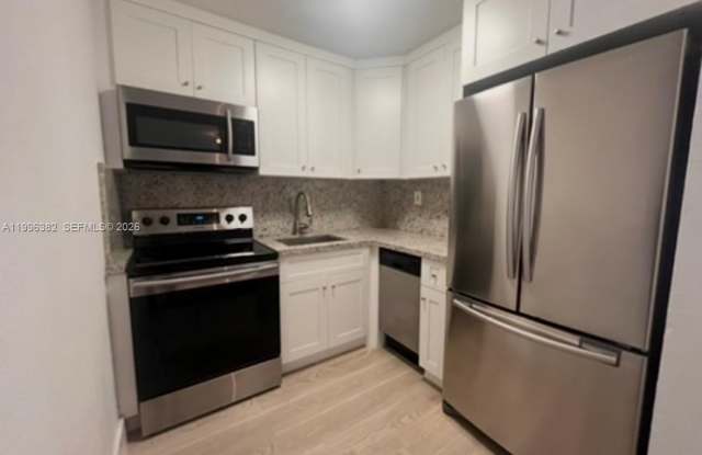 444 SW 4th St photos photos