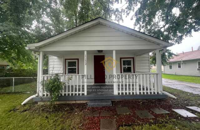 Don't miss out on this fantastic opportunity – a charming 2-bedroom, 1-bathroom cottage house located in Greenfield, with a fenced backyard Available NOW! photos photos