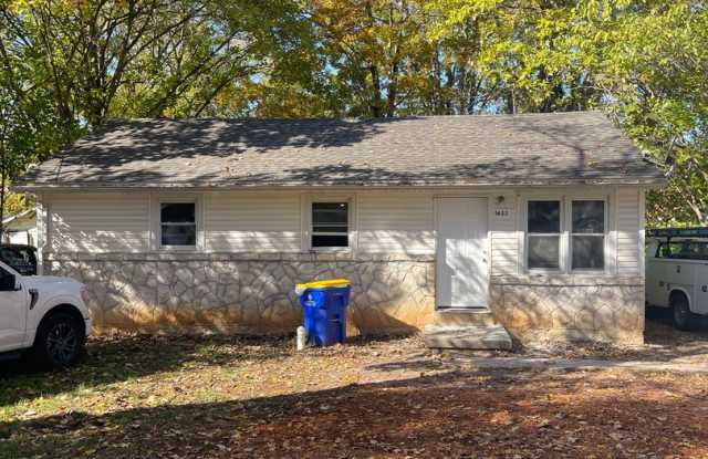 Remodeled 3 bedroom 1 bath house - 1633 Johnson Drive, Bowling Green, KY 42101 Remodeled 3 bedroom 1 bath house - 1633 Johnson Drive, Bowling Green, KY 42101