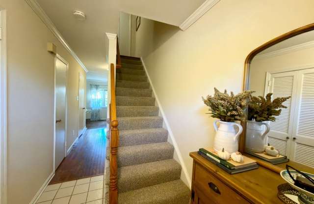 8535 HILLTOP Road Gallery 3