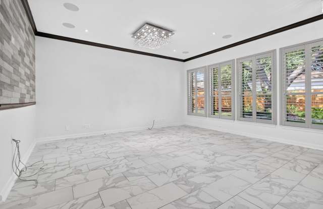 2407 Enfield Grove Dr Gallery 2