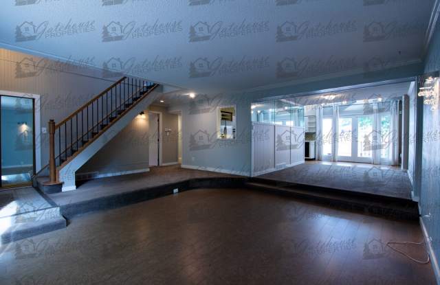 Spacious 4-Bedroom Townhome with 2 Pools, Fitness Center & 2-Car Garage — All Community Amenities Included! Gallery 4