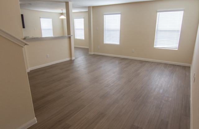 828 Canton Grass Gallery 3