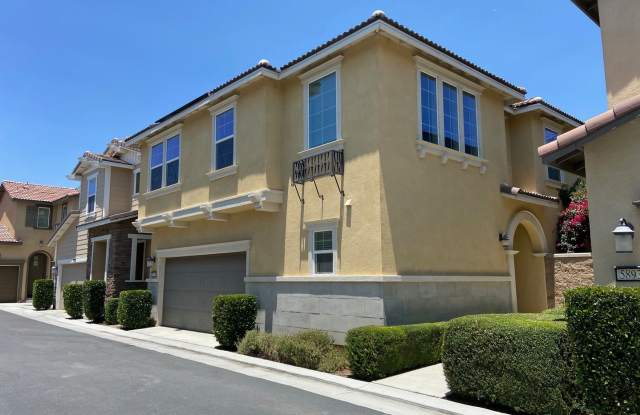 Cozy 3 Bedroom and 2.5 Bath home in Eastvale! photos photos