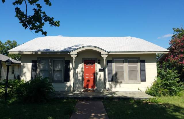 TWO BEDROOMS IN SOUTH ABILENE Gallery 1