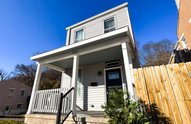 2456 Riverside Dr Gallery 1