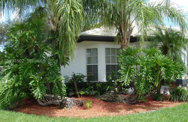 2444 Stonegate Dr Gallery 2