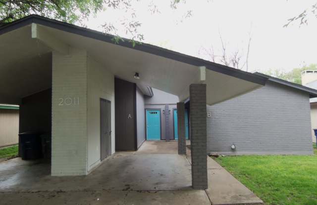 Cute duplex close to downtown!! - 2011 Iroquois Lane, Austin, TX 78741
