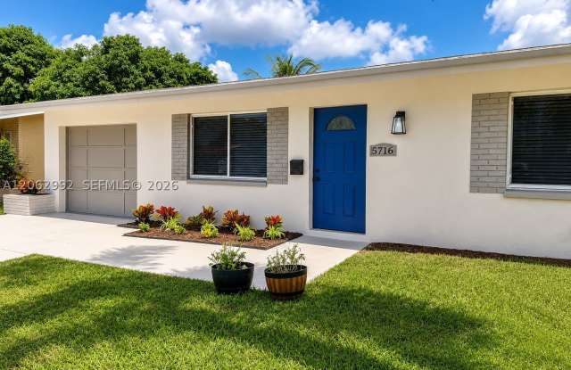 5716 NW 70th Ter Gallery 2