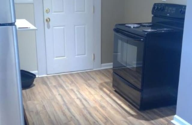196 Pettingill St Apt 2 - 196 Pettingill Street, Lewiston, ME 04240