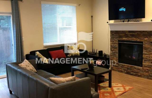 10587 NE Park Ridge Way Gallery 4