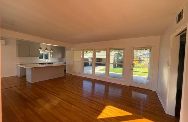 Beautifully House in Long Beach Gallery 3