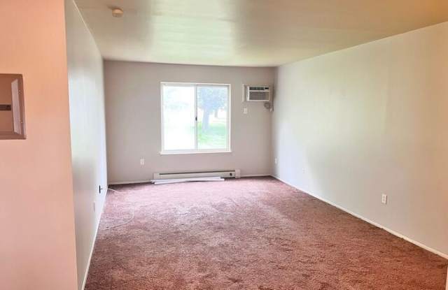 11476 Warren Boulevard Gallery 2