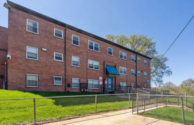 Lovely 3 BR/2 BA Condo in Barry Farm! photos photos