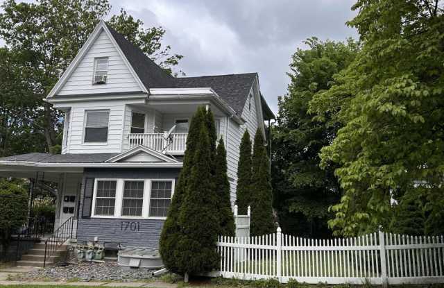 1701 Capouse Avenue photos photos