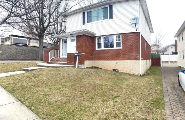 67 Bay Terrace - 67 Bay Terrace, Staten Island, NY 10306