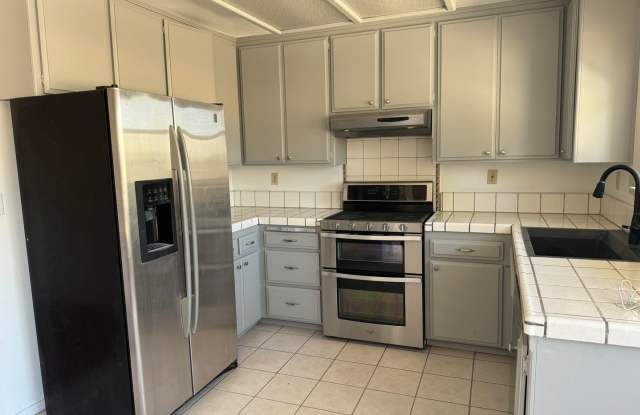 Just reduced! Great location Gallery 3