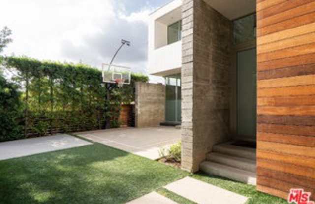 4035 Van Buren Place Gallery 3