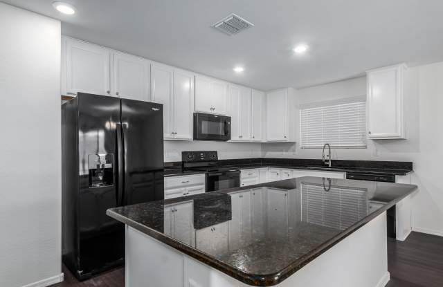 1749 East Chanute Pass Gallery 3