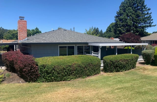 395 Rockgreen Circle - 395 Rockgreen Place, Santa Rosa, CA 95409