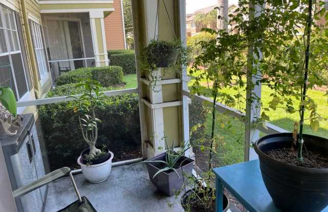 2 Bedroom 2 Bathroom Condo near Millenia Gallery 4
