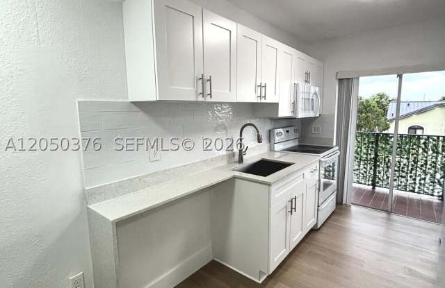 3514 W 76th St photos photos