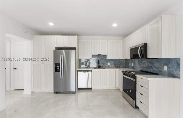 14584 SW 261st Ter Gallery 4