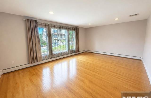 217 Slocum Way Gallery 3