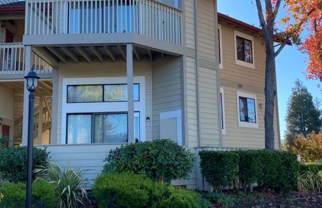 Pleasanton 1 Bed, 1 Bath, Townhouse upstairs unit, Kitchen w/Granite Counters, Close to Downtown! Gallery 1