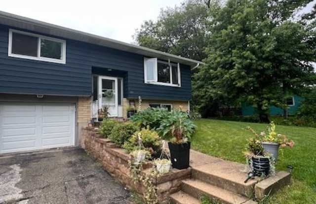 303 Melody Lane - 303 Melody Lane, Verona, WI 53593