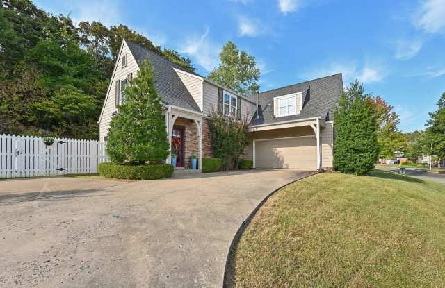 Fully Furnished Cape-cod, northeastern architecture (possible Jack Arnold) in central South Tulsa. Gallery 1