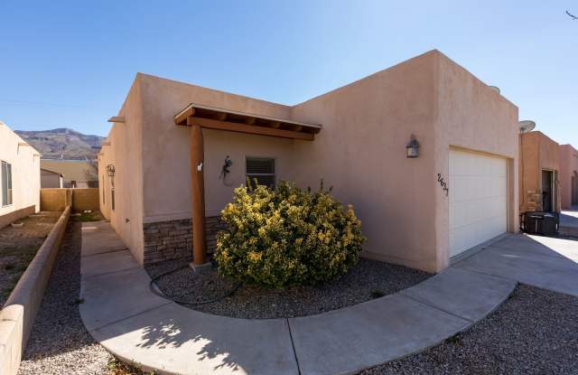 Beautiful Home W/Solar Panels photos photos