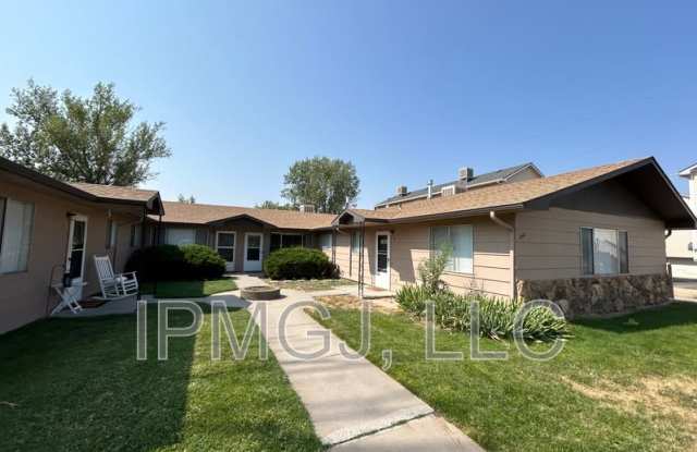 441 Independent Ave - 3 photos photos
