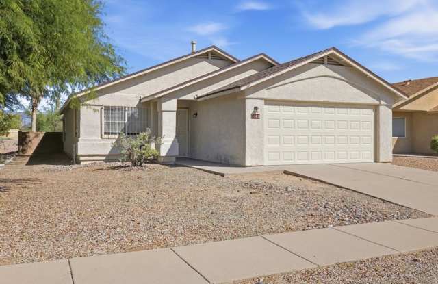 Stella Vann 3 Bed 2 Bath Open Floorplan Gallery 3