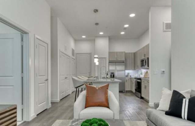 20759 Stone Oak Pky Gallery 2
