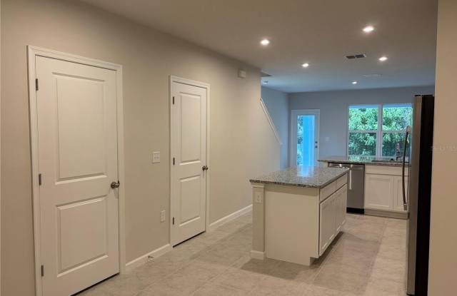 2006 Edison Pointe Blvd, South Daytona, FL 32119 Gallery 3