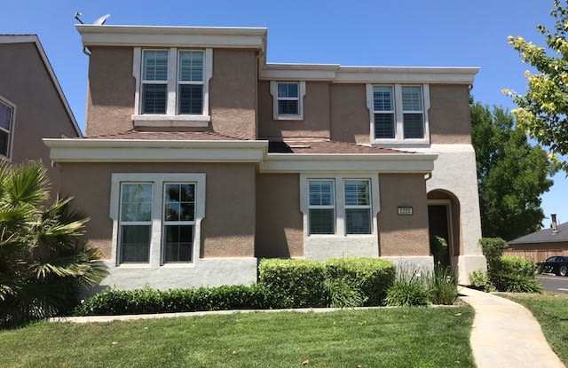 UPDATED 3 BED, 2.5 BATH, 1127 SQ FT photos photos
