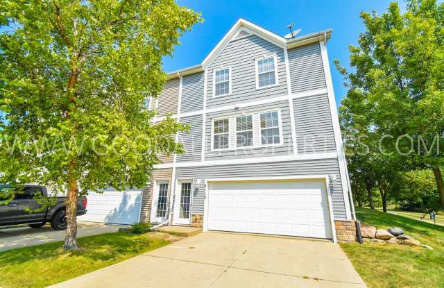 2 Bedroom, 2.5 Bath Towhome in Ankeny - 3113 Southwest Arlan Lane, Ankeny, IA 50023