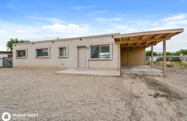8405 East Louise Drive - 8405 East Louise Drive, Tucson, AZ 85730
