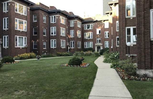 3619 N Pine Grove Ave photos photos