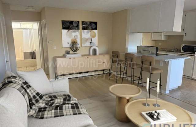 1-BEDROOM, 1-BATHROOM APARTMENT W/ PARKING, POOL, LAUNDRY -MIRA MESA - - 9586 Carroll Canyon Road, San Diego, CA 92126